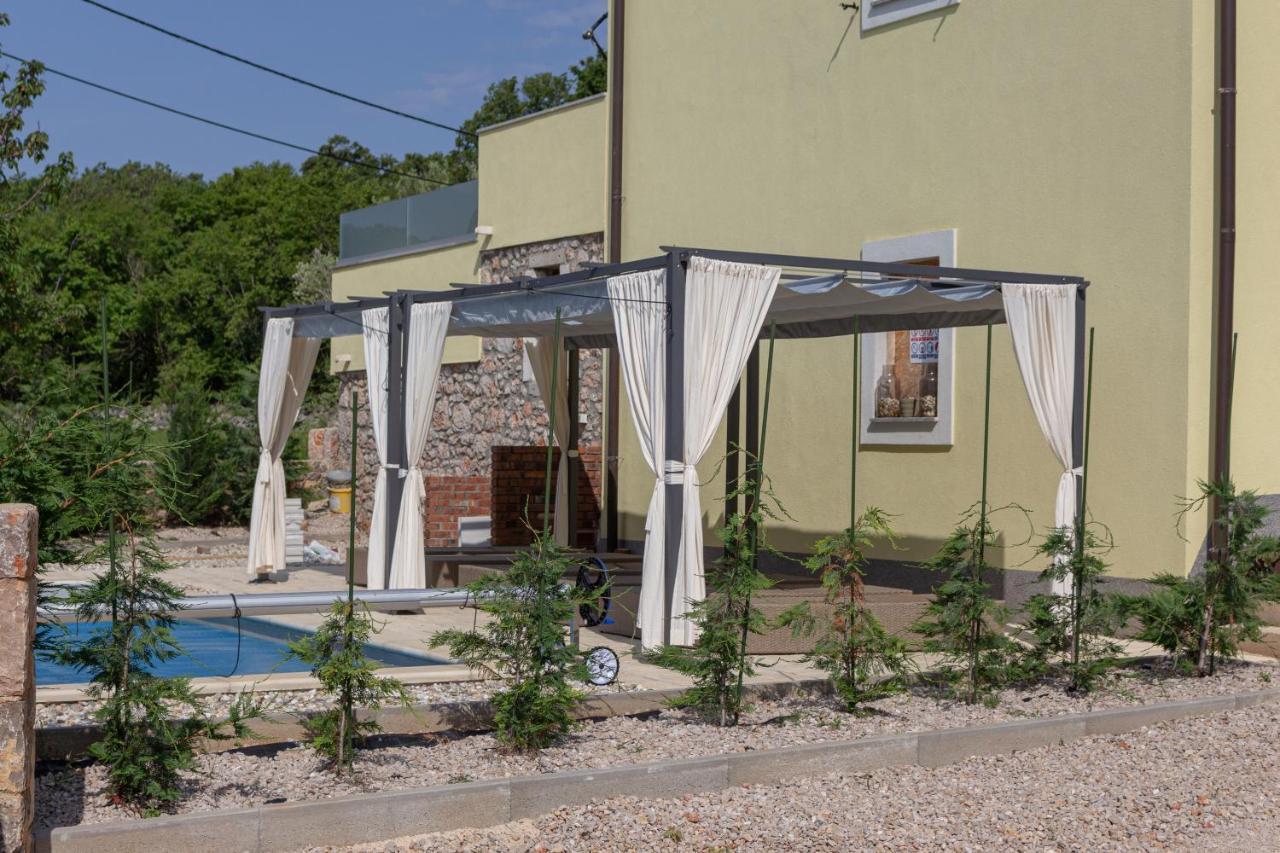 Holiday House Tos-Vila With Heated Pool Vrbnik  Exterior foto