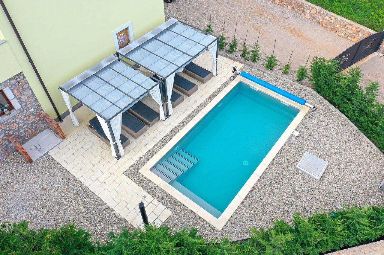 Holiday House Tos-Vila With Heated Pool Vrbnik  Exterior foto